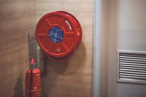 Integrasi Sistem Plumbing dengan Proteksi Kebakaran